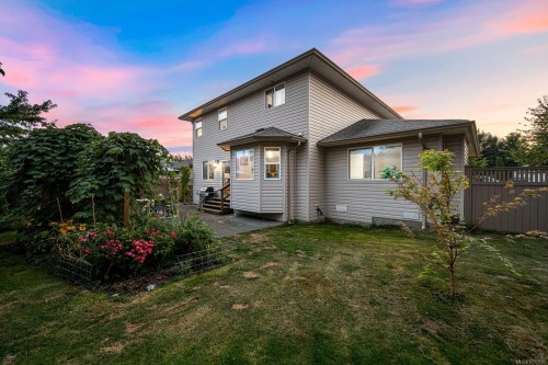 1952 Marten Ave, Comox, BC 