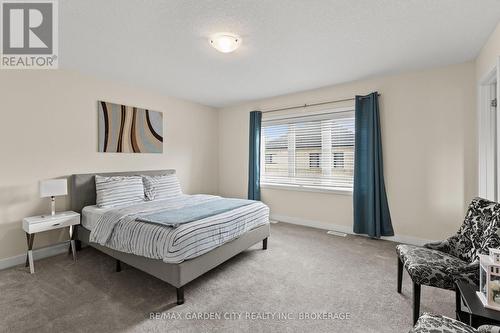 111 Sunflower Crescent, Thorold (Hurricane/Merrittville), ON - Indoor Photo Showing Bedroom