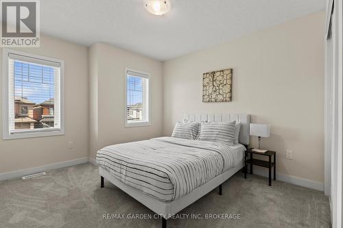 111 Sunflower Crescent, Thorold (Hurricane/Merrittville), ON - Indoor Photo Showing Bedroom