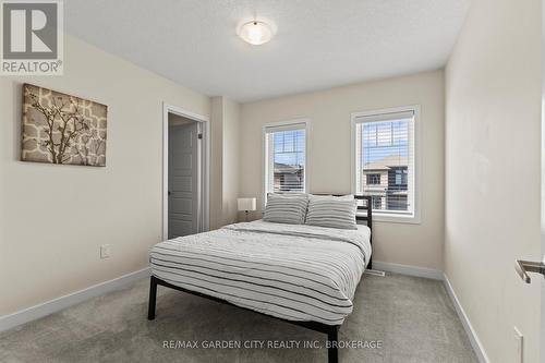 111 Sunflower Crescent, Thorold (Hurricane/Merrittville), ON - Indoor Photo Showing Bedroom