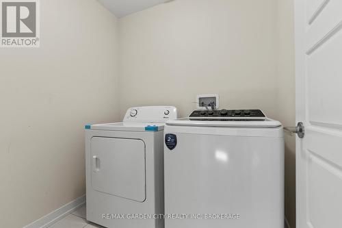 111 Sunflower Crescent, Thorold (Hurricane/Merrittville), ON - Indoor Photo Showing Laundry Room