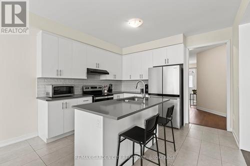 111 Sunflower Crescent, Thorold (Hurricane/Merrittville), ON - Indoor Photo Showing Kitchen