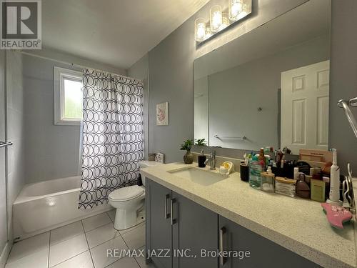 Unit 1(upper) - 4 piece bathroom - 380 Phillip Murray Avenue, Oshawa (Lakeview), ON - Indoor Photo Showing Bathroom