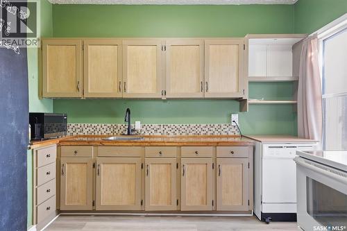 412 H Avenue S, Saskatoon, SK - Indoor