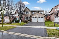 39 DOWNING BOULEVARD Vaughan, ON L4J 7N9