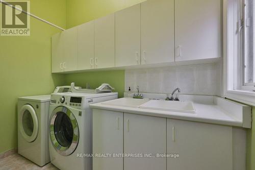 3022 Dalehurst Drive, Mississauga, ON - Indoor Photo Showing Laundry Room
