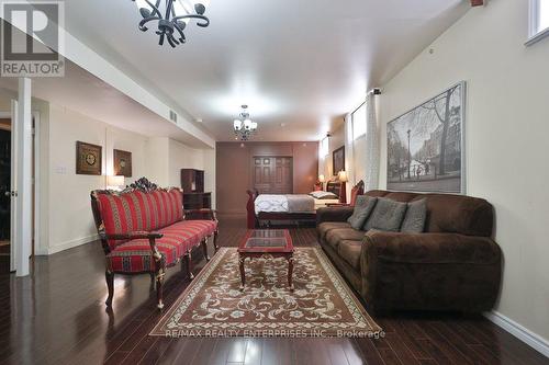 3022 Dalehurst Drive, Mississauga, ON - Indoor Photo Showing Living Room
