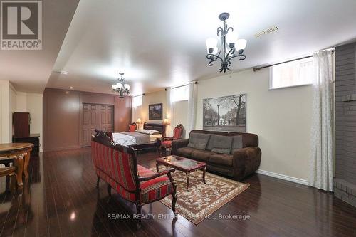 3022 Dalehurst Drive, Mississauga, ON - Indoor Photo Showing Living Room
