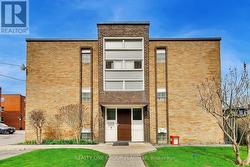 4 - 7 ELMWOOD AVENUE S Mississauga, ON L5G 3J6