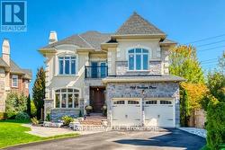 962 FREDONIA DRIVE  Mississauga, ON L5C 2W4