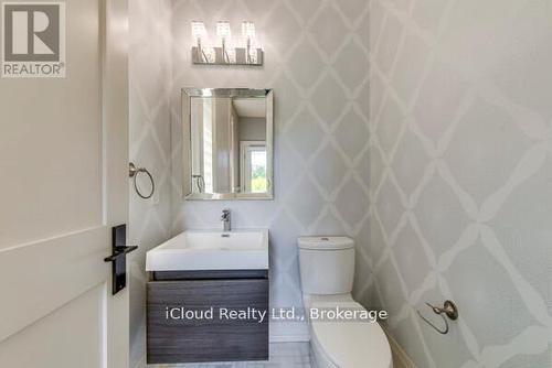 962 Fredonia Drive, Mississauga, ON - Indoor Photo Showing Bathroom