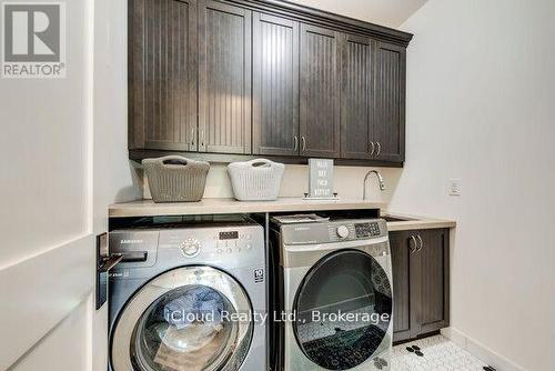 962 Fredonia Drive, Mississauga, ON - Indoor Photo Showing Laundry Room