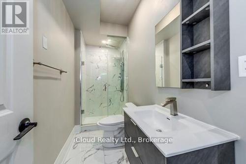 962 Fredonia Drive, Mississauga, ON - Indoor Photo Showing Bathroom