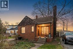 7661 ST. ROSE AVENUE Windsor, ON N8S 1Y8