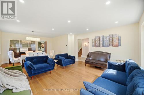 38 Leclaire Street, Hamilton, ON - Indoor Photo Showing Living Room