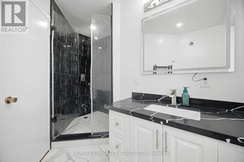 38 Leclaire Street, Hamilton, ON - Indoor Photo Showing Bathroom