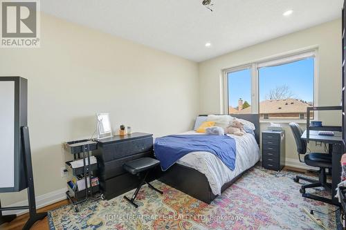 38 Leclaire Street, Hamilton, ON - Indoor Photo Showing Bedroom
