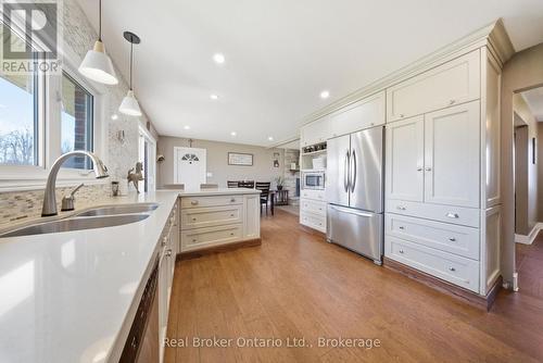 9639 Sideroad 27 Side Road, Erin, ON - Indoor Photo Showing Kitchen With Double Sink With Upgraded Kitchen