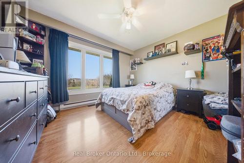 9639 Sideroad 27 Side Road, Erin, ON - Indoor Photo Showing Bedroom