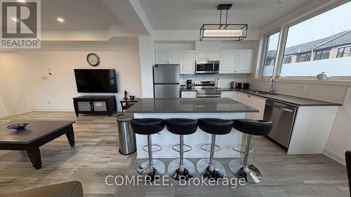 1 Red Maple Lane, Barrie (Innis-Shore), ON - Indoor Photo Showing Kitchen