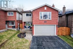 649 DUNN CRESCENT Pickering, ON L1W 3T4