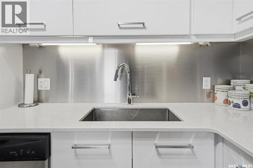 217 404 C Avenue S, Saskatoon, SK - Indoor Photo Showing Kitchen