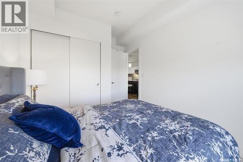 217 404 C Avenue S, Saskatoon, SK - Indoor Photo Showing Bedroom
