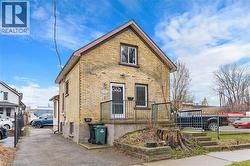 527 WELLINGTON Street N Unit# A Kitchener, ON N2H 5L6