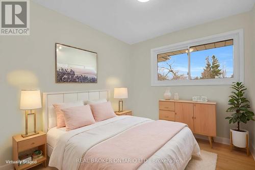 37 Nicklin Crescent, Guelph, ON - Indoor Photo Showing Bedroom