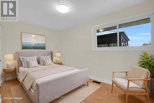 37 Nicklin Crescent, Guelph, ON - Indoor Photo Showing Bedroom
