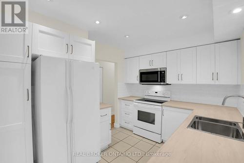 37 Nicklin Crescent, Guelph, ON - Indoor Photo Showing Kitchen With Double Sink