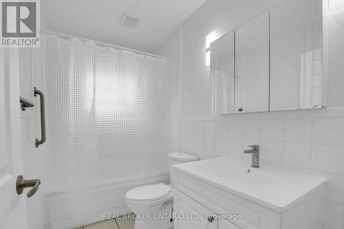 37 Nicklin Crescent, Guelph, ON - Indoor Photo Showing Bathroom