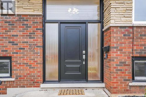 37 Nicklin Crescent, Guelph, ON - Outdoor With Exterior
