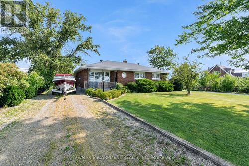 609 Green Mountain Road E, Hamilton, ON - Outdoor With Facade