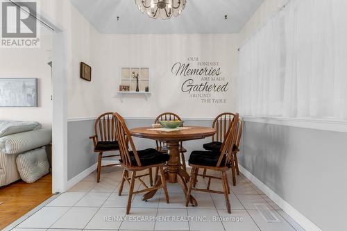 609 Green Mountain Road E, Hamilton, ON - Indoor Photo Showing Dining Room