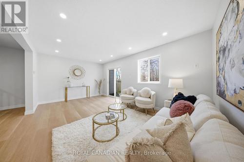 1496 Franklin Boulevard, Cambridge, ON - Indoor Photo Showing Living Room