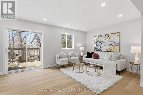 1496 Franklin Boulevard, Cambridge, ON - Indoor Photo Showing Living Room