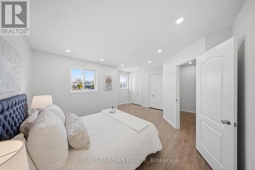 1496 Franklin Boulevard, Cambridge, ON - Indoor Photo Showing Bedroom