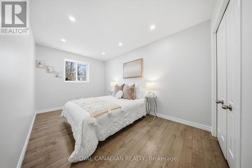 1496 Franklin Boulevard, Cambridge, ON - Indoor Photo Showing Bedroom