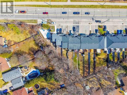 1496 Franklin Boulevard, Cambridge, ON -  Photo Showing Garage