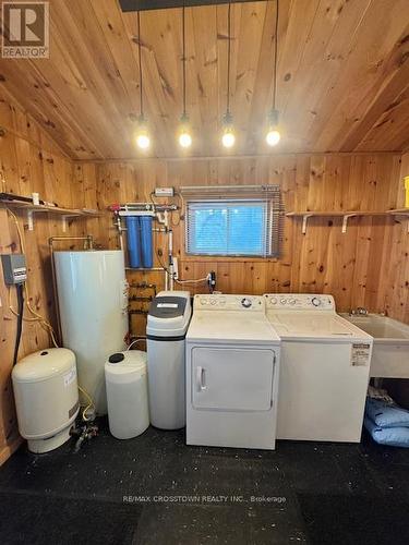 1056 Elm Road, Innisfil, ON - Indoor Photo Showing Laundry Room