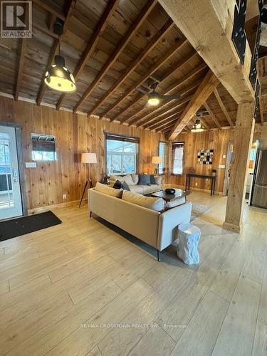 1056 Elm Road, Innisfil, ON - Indoor