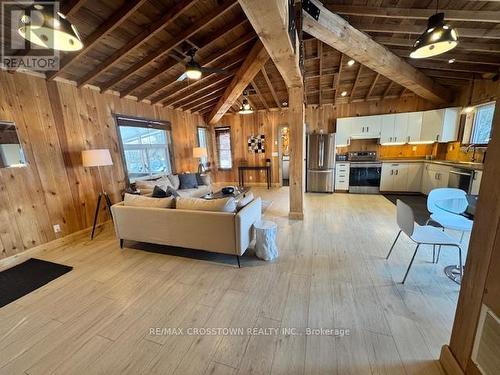 1056 Elm Road, Innisfil, ON - Indoor