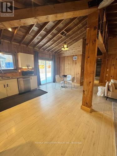 1056 Elm Road, Innisfil, ON - Indoor Photo Showing Other Room