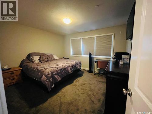 642 Glenridge Avenue, Swift Current, SK - Indoor Photo Showing Bedroom