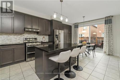 4 Macbean Crescent, Hamilton, ON - Indoor Photo Showing Kitchen With Upgraded Kitchen