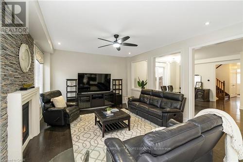 4 Macbean Crescent, Hamilton, ON - Indoor Photo Showing Living Room