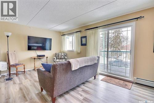 201 1 26Th Street E, Prince Albert, SK - Indoor Photo Showing Living Room