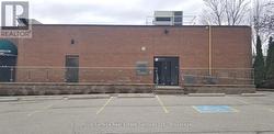 1 - 60 LAKESHORE ROAD W  Oakville (Co Central), ON L6K 1E1