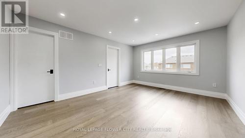 642 Sweetwater Crescent, Newmarket, ON - Indoor Photo Showing Other Room